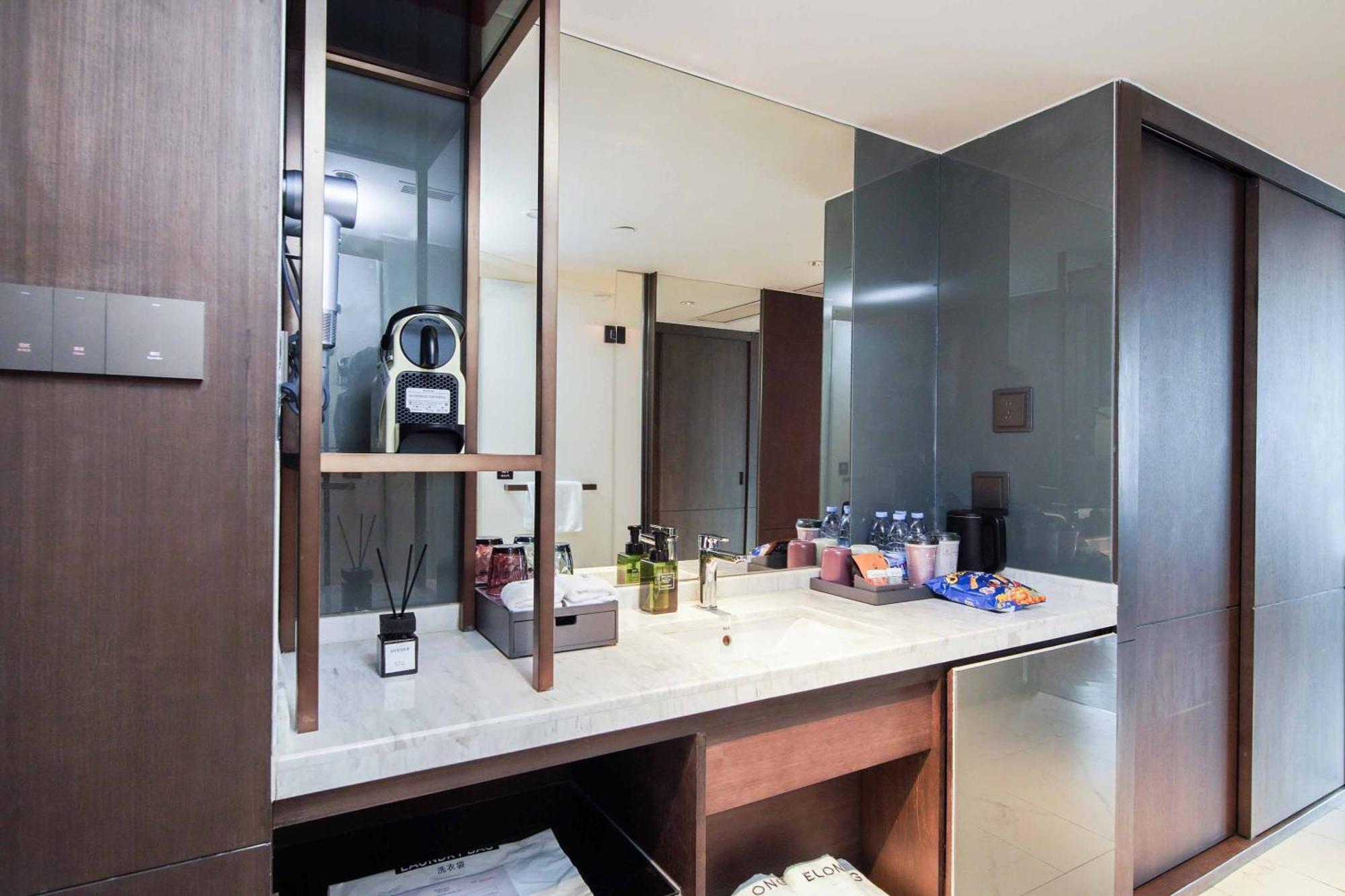 Imperial Traders Elong Hotel - Free Shuttle Bus To Canton Fair Complex & Overseas Buyer Registration Services Exterior photo